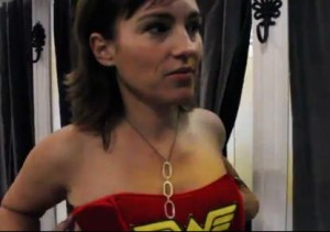 amy jo johnson wonder woman