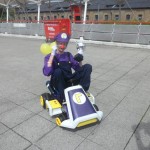 Waluigi cosplay mario kart